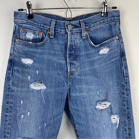 Levi’s Wedgie Icon Fit High Rise Straight Distressed Jeans - Picture 5 of 13